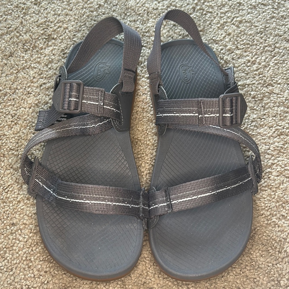 Men's adjustable chacos size 10.5